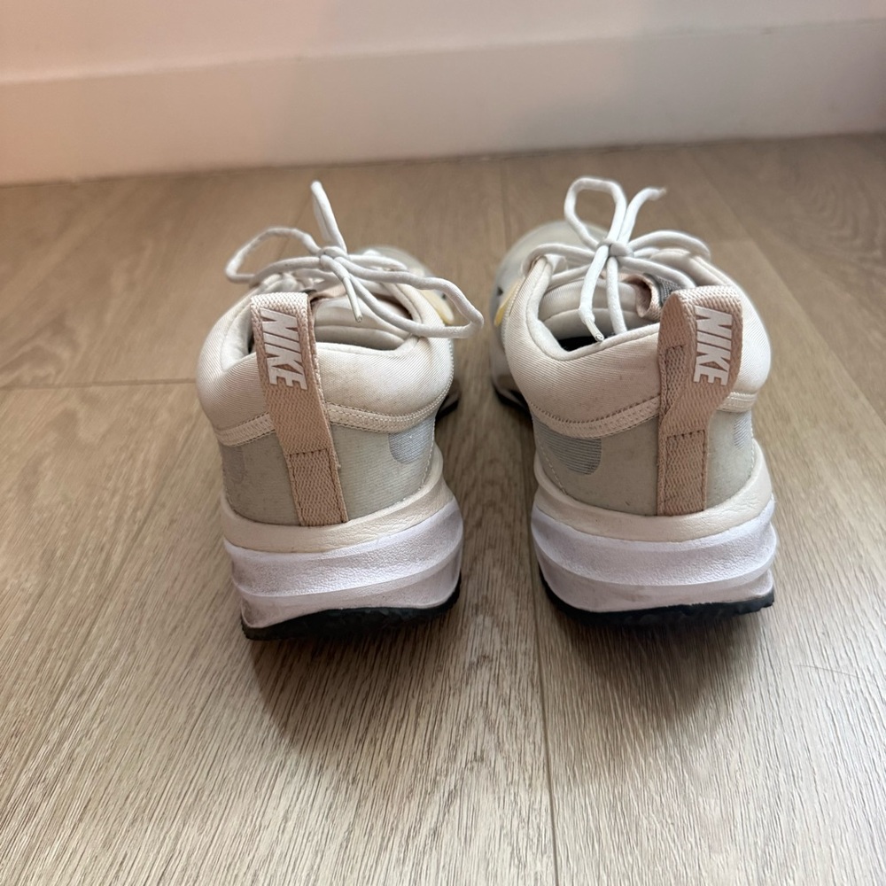 Nike Spark Women's Sneakers LIKE NEW - Picture 7 of 9